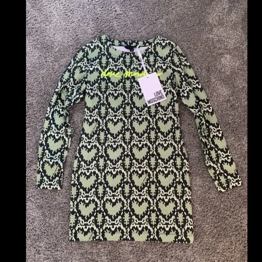 NWT Love Moschino shirt dress. Size 10